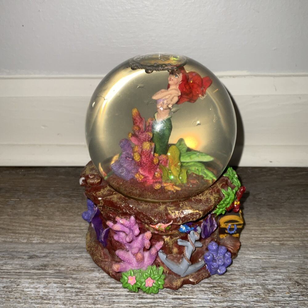 VTG VINTAGE DISNEY LITTLE MERMAID ARIEL CORAL SNOW GLOBE 1990s